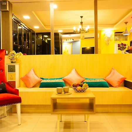 Aparthotel Le Clarita Bangkok Esterno foto
